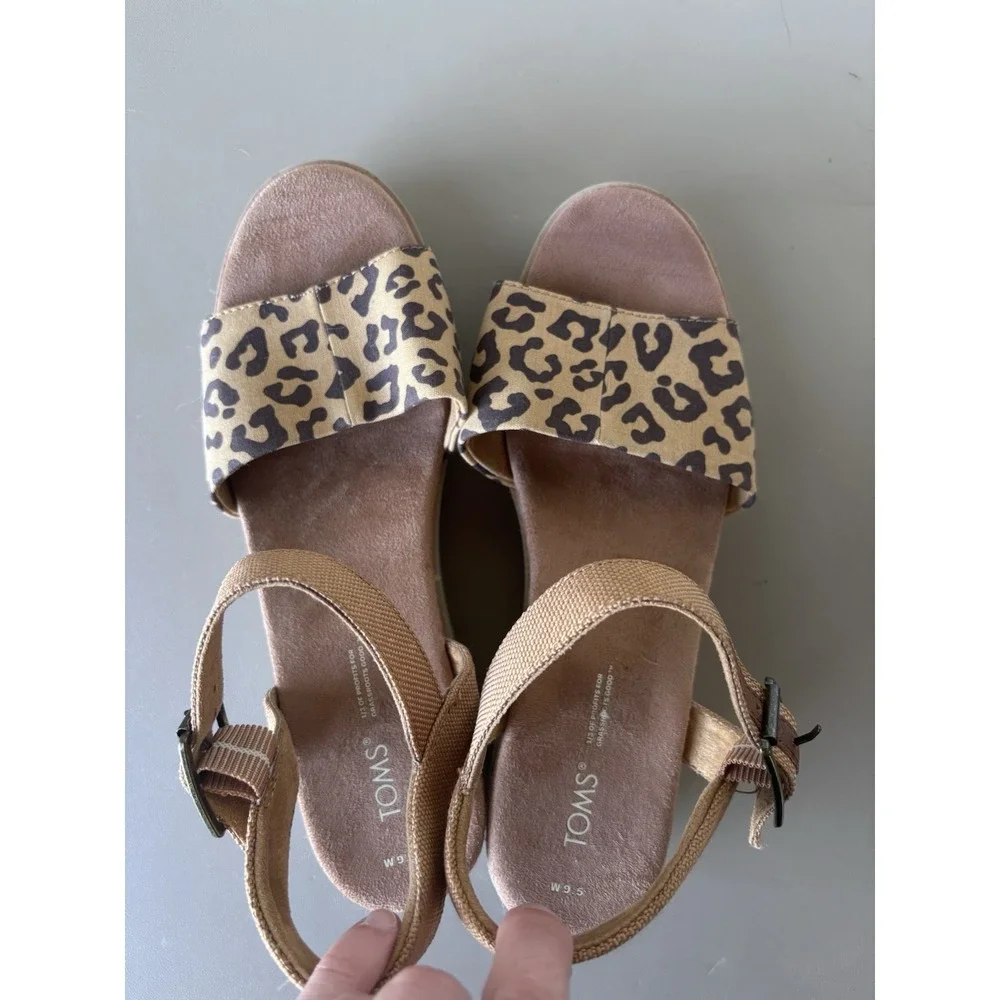 TOMS Women's Diana Wedge Sandals Espadrille Animal Print Size 9.5